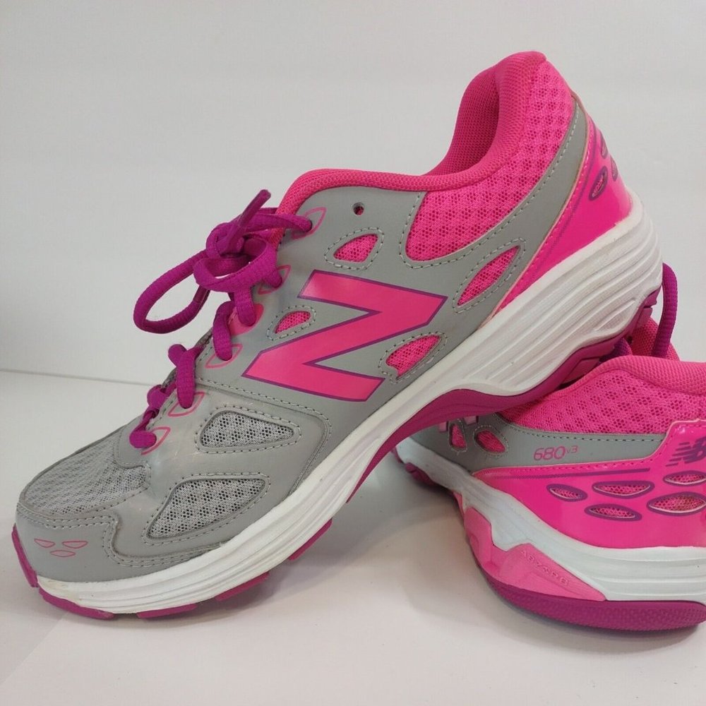 New Balance 680V3 Athletic Shoes Size 6.5 M(B) Pink /Gray